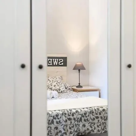 Cute Tiny Flat Near The And Center Apartment
