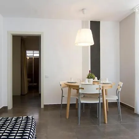 Cute Tiny Flat Near The And Center Apartamento *