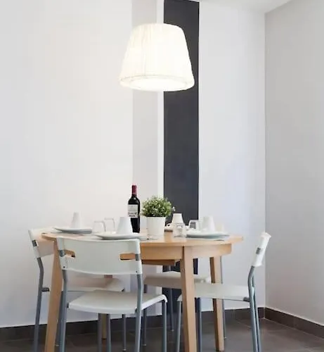 Cute Tiny Flat Near The And Center Apartamento